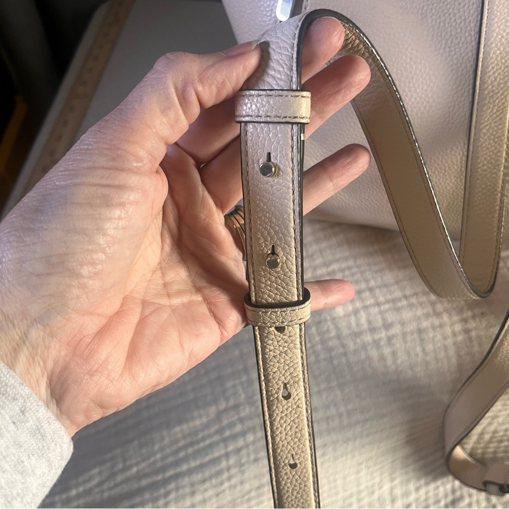 Kate Spade New York Medium Pebbled Leather Backpack Flap Cinch Gold Hardware - Picture 12 of 16